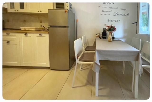 Apartman Sorgo Apartment Zambratija  Exterior photo
